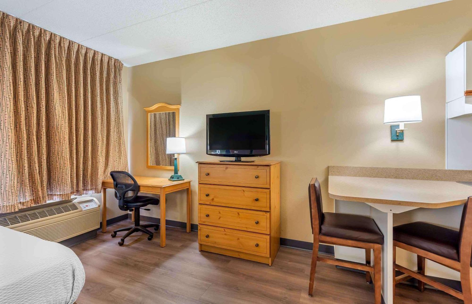 אוקברוק טראס Extended Stay America Select Suites - Chicago - Lombard - Oakbrook מראה חיצוני תמונה