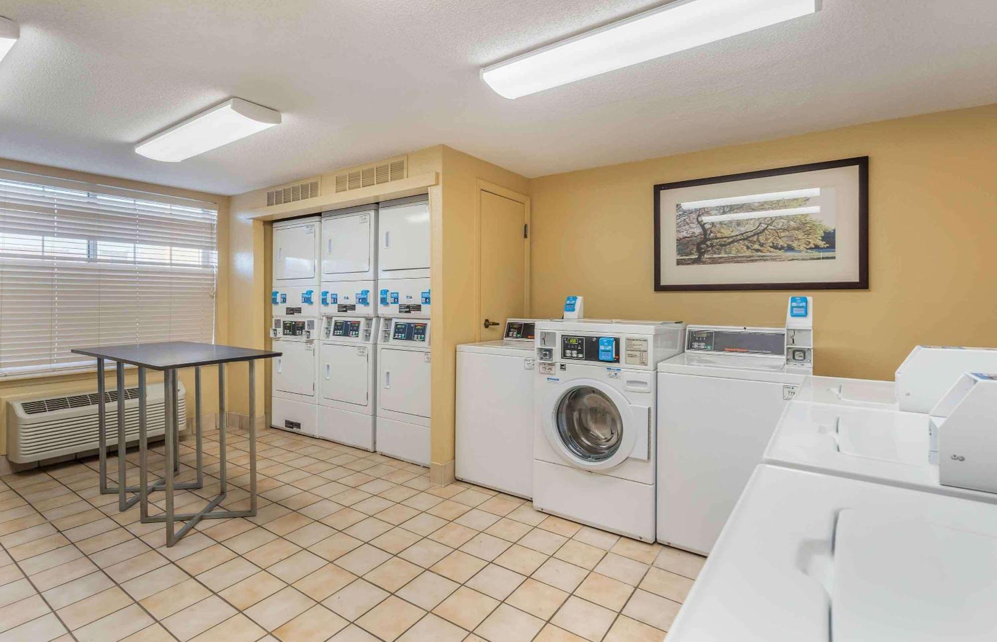 אוקברוק טראס Extended Stay America Select Suites - Chicago - Lombard - Oakbrook מראה חיצוני תמונה
