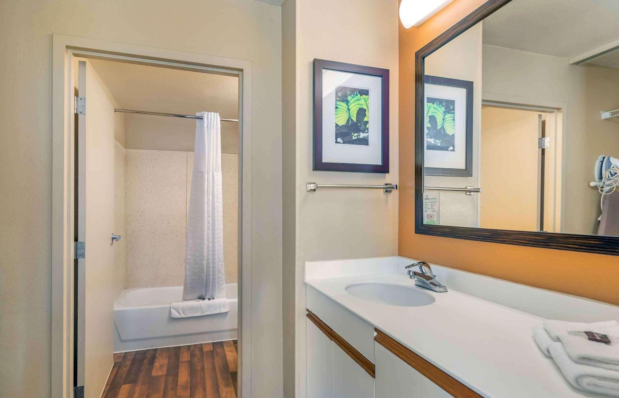 אוקברוק טראס Extended Stay America Select Suites - Chicago - Lombard - Oakbrook מראה חיצוני תמונה