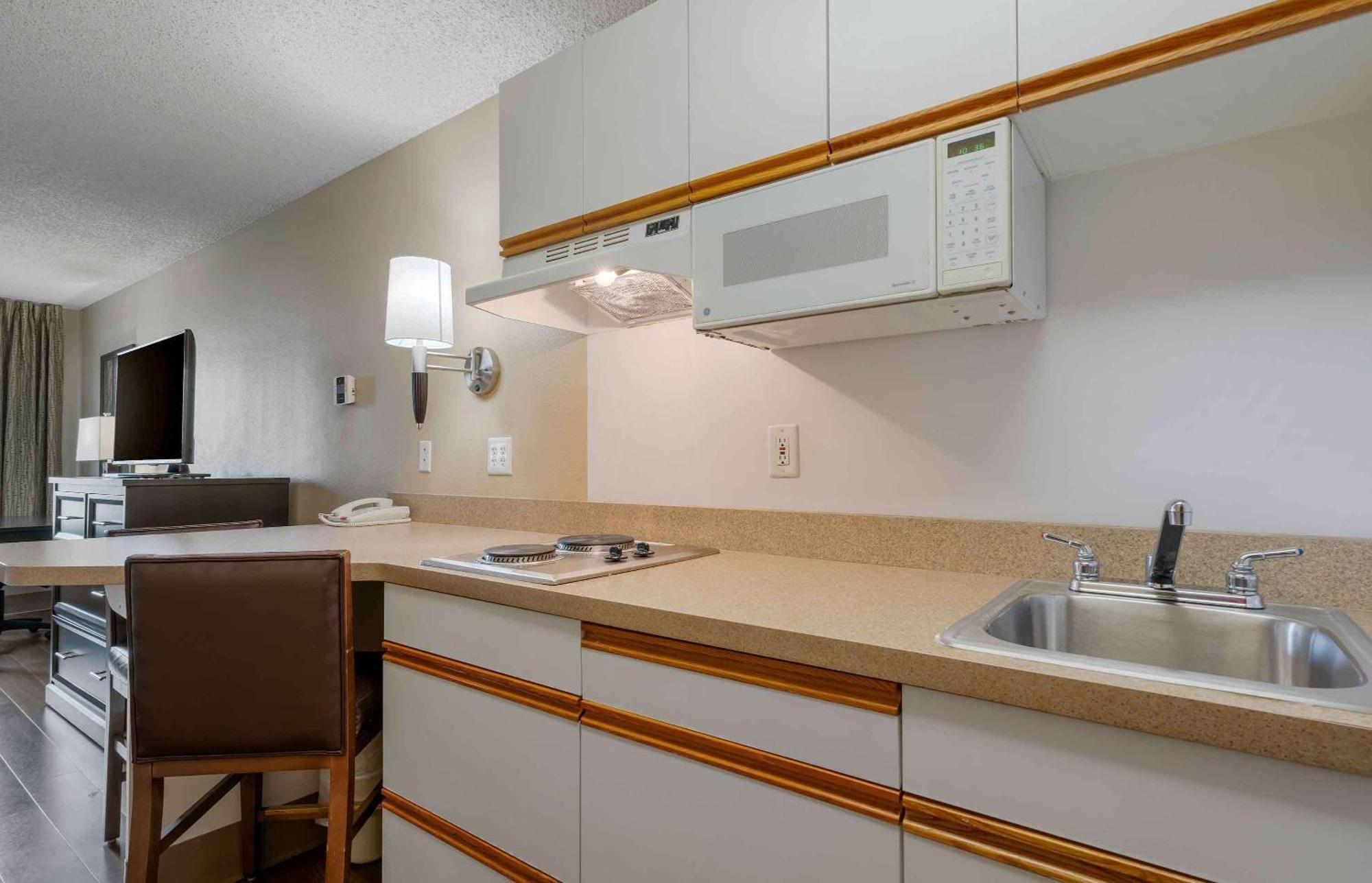 אוקברוק טראס Extended Stay America Select Suites - Chicago - Lombard - Oakbrook מראה חיצוני תמונה