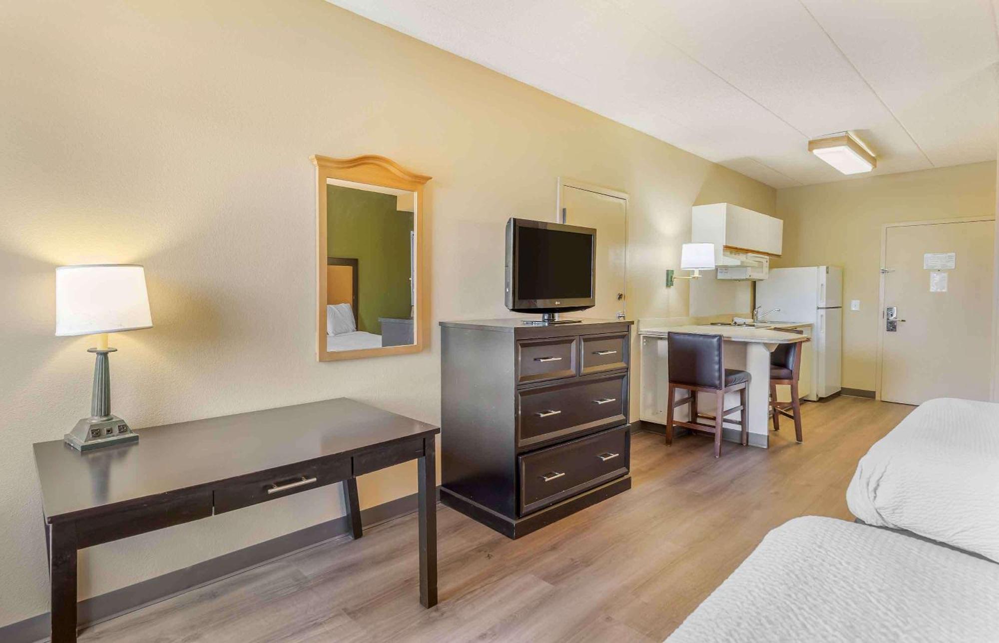 אוקברוק טראס Extended Stay America Select Suites - Chicago - Lombard - Oakbrook מראה חיצוני תמונה