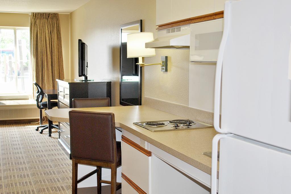 אוקברוק טראס Extended Stay America Select Suites - Chicago - Lombard - Oakbrook מראה חיצוני תמונה
