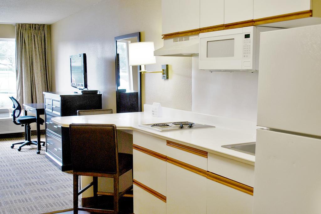 אוקברוק טראס Extended Stay America Select Suites - Chicago - Lombard - Oakbrook מראה חיצוני תמונה