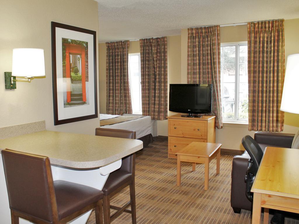 אוקברוק טראס Extended Stay America Select Suites - Chicago - Lombard - Oakbrook מראה חיצוני תמונה